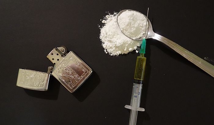 Državljanin Srbije švercovao 13 kilograma heroina u vozu u Sloveniji
