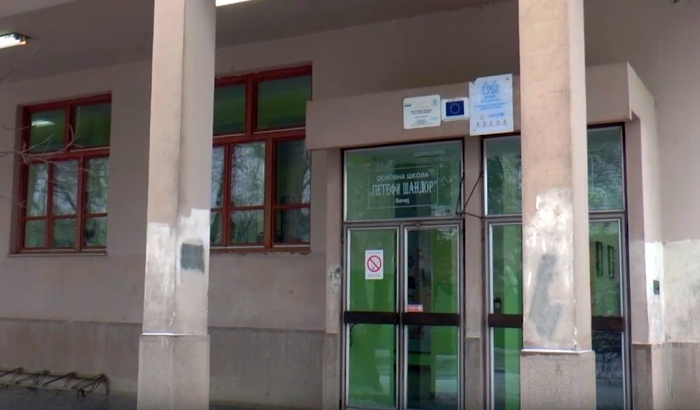 Građani odlučno protiv predloga da se zatvori osnovna škola u Bečeju