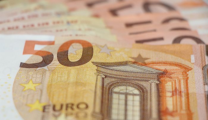 Danas: Za deset godina plata u Srbiji porasla za svega 50 evra