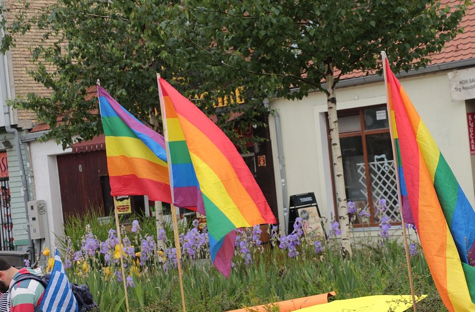 Francuska kažnjava "preobraćanje" gejeva u strejt 