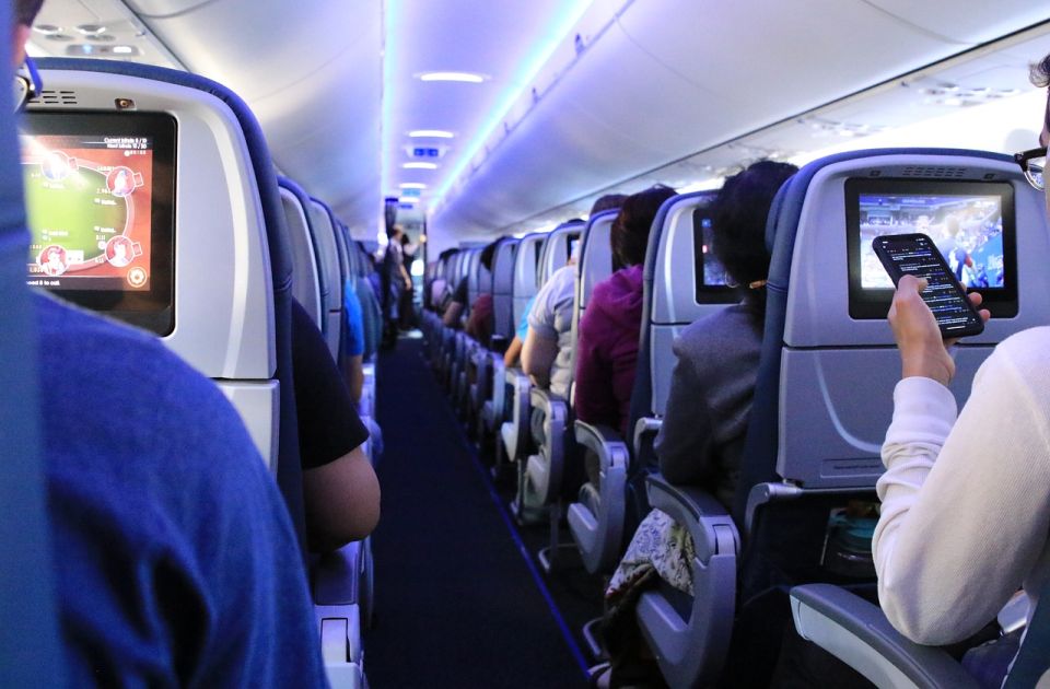 Šta se dešava kada pukne prozor na avionu: Profesor objašnjava veliku dekompresiju