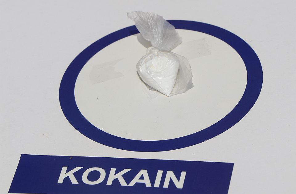 Novosađanin uhapšen zbog droge: Policija ga na ulici pretresla i pronašla 100 grama kokaina