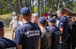 Macut i Dačić u Deliblatskoj peščari: Gašenje požara prioritet, šteta po životnu sredinu ozbiljna