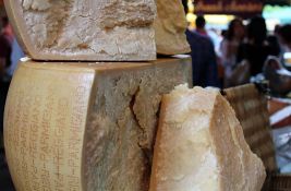 Lažne tvrdnje na mrežama da toplotni talas ugrožava proizvodnju parmezana