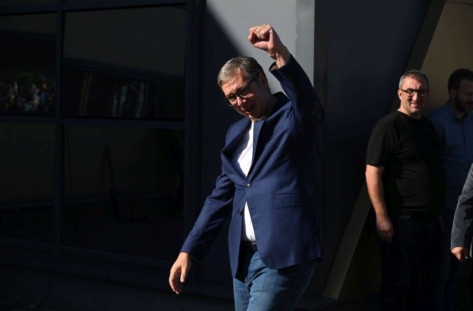 Vučić kao predsednik u izbornoj kampanji: Da li to uopšte sme?
