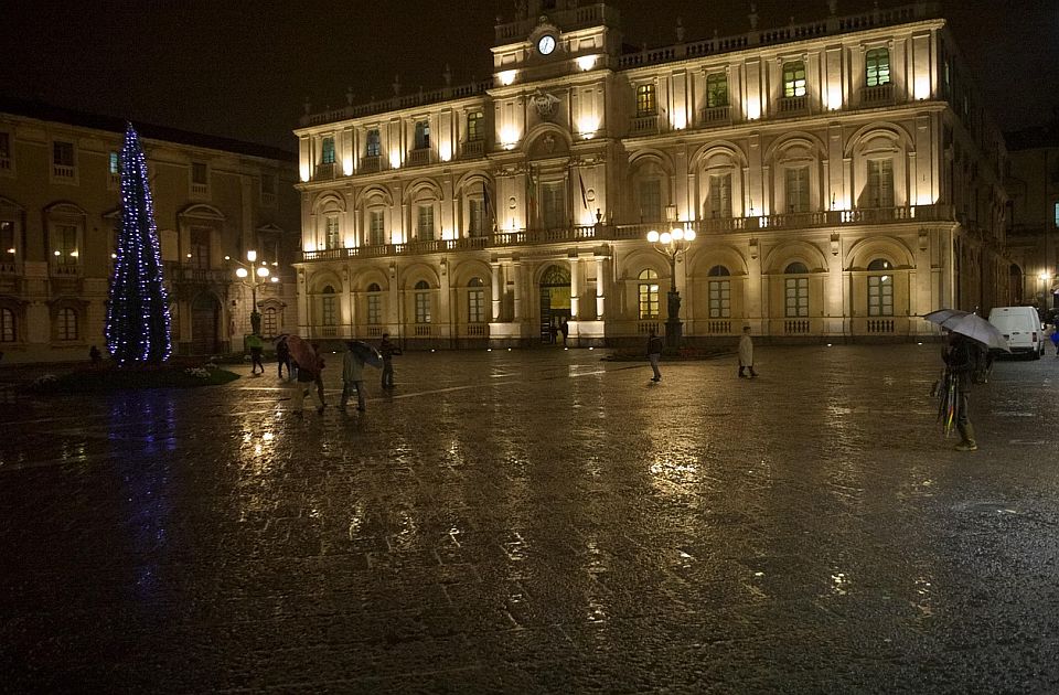 U Italiji pojačane mere bezbednosti za Novu godinu: Zabrana vatrometa i petardi, staklenih flaša...