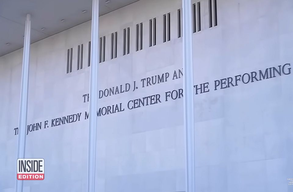 Umetnici otkazuju nastupe jer je Tramp preimenovao Kenedi centar