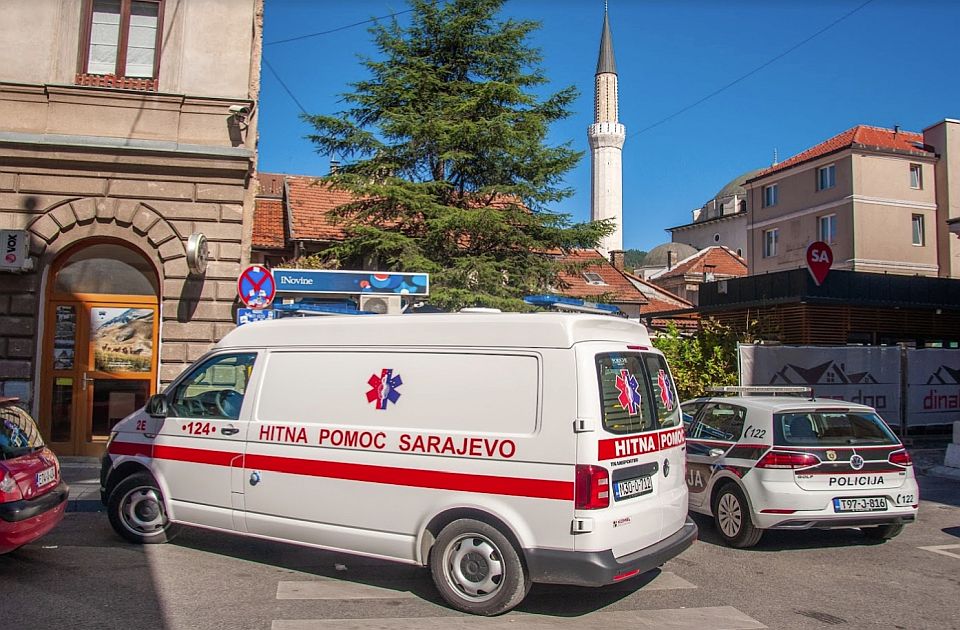 Žena ubijena u tržnom centru u Tuzli, osumnjičen policajac