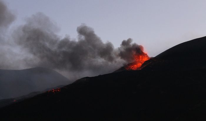 Etna ponovo aktivna