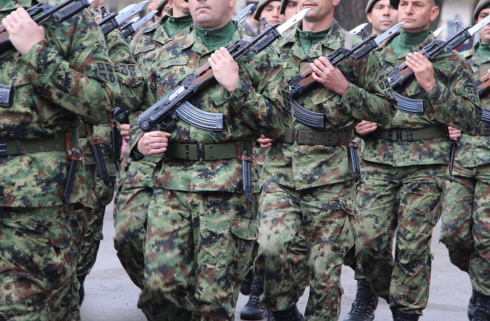Zašto Srbija izdvaja osam puta više za vojsku nego za zdravstvo?
