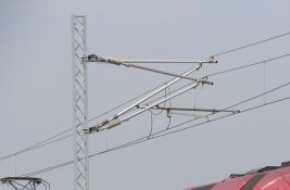 Dvojica nastradala od strujnog udara u Kisaču, pucanj presekao naponski kabel