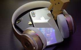 Staklo na iPhone X misteriozno puca