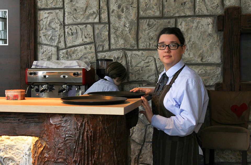 FOTO "Zvuci srca" i mladi sa invaliditetom: Zašto je važno da popijete kafu u ovom kafiću?