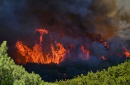 Dve osobe poginule u sudaru vatrogasnih helikoptera u Grčkoj