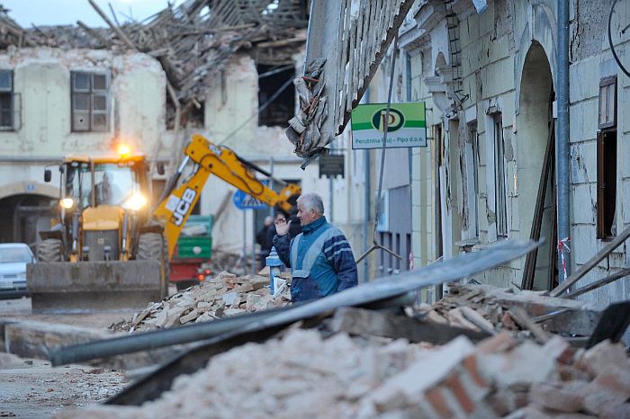 Volonteri iz Novog Sada danas nose pomoć za građane Hrvatske pogođene zemljotresom