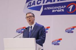 VIDEO Odžačanin ušao u kancelariju direktora JKP i skinuo Vučićev portret sa zida: 