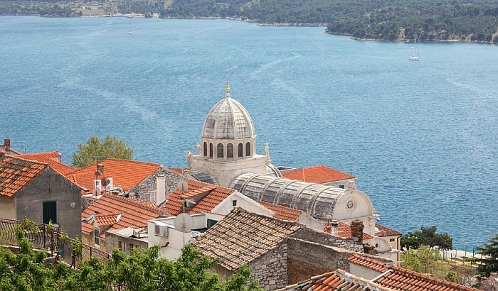 FOTO: Turisti sa Tajvana u Šibeniku nosili natpis "Nismo iz Kine"