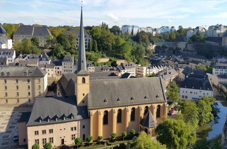 Luksemburg ima najviše automobila po stanovniku u EU