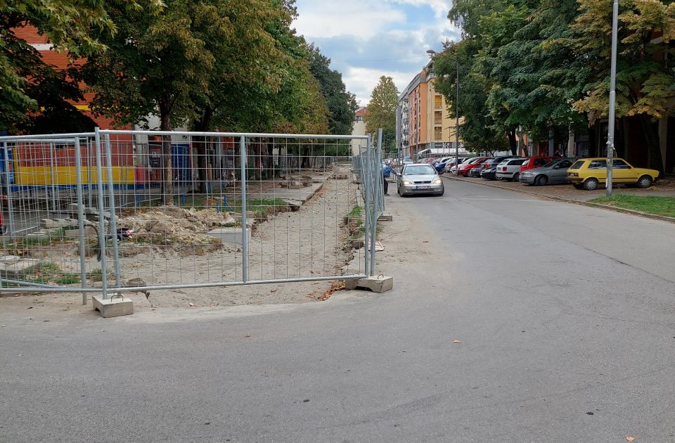 Problem sa parkiranjem zbog rova u Ulici braće Dronjak, biće zatrpan narednih dana