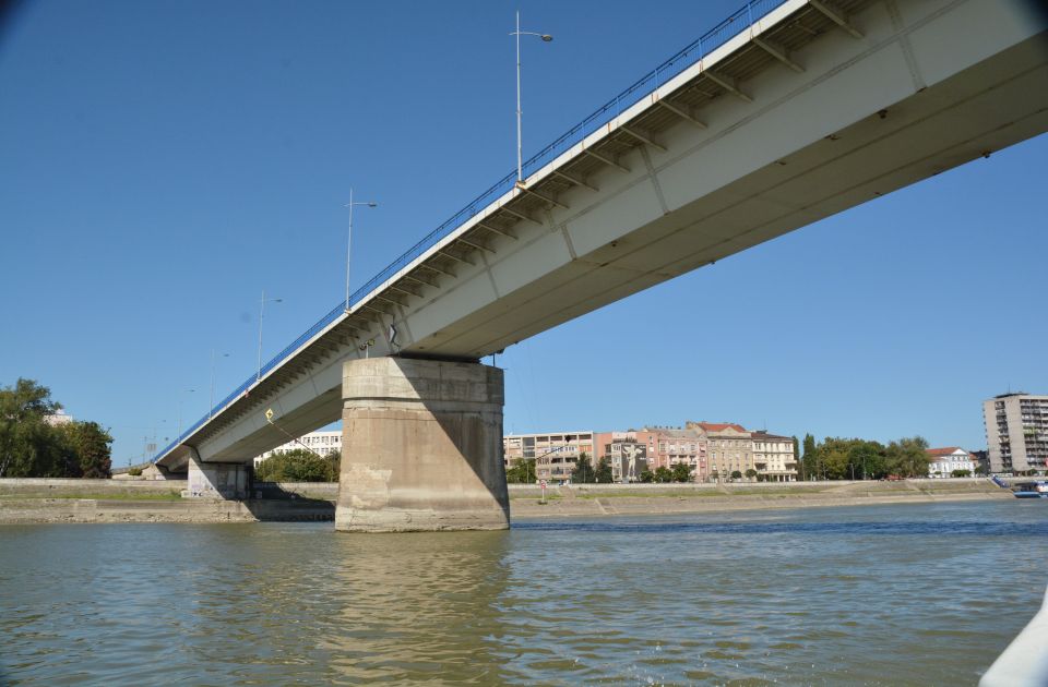 Predloženo da se ofarbaju stubovi kako bi Varadinski most bio lepši 