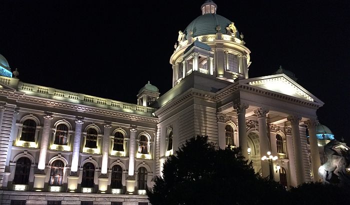 Zdanje srpskog parlamenta vredi milijardu dinara