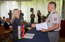 U Novom Sadu upriličena ceremonija ispraćaja kandidata na dobrovoljno služenje vojnog roka