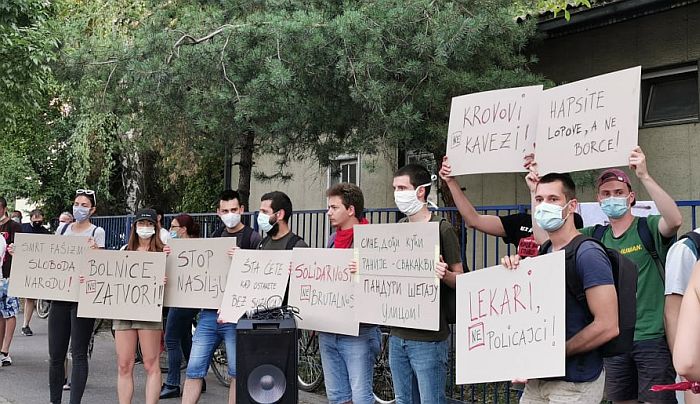 VIDEO: Održan protest protiv policijske represije, tužilaštvu dat rok od tri dana