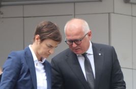 Brnabić u teorijama zavere: Pad nadstrešnice je bio diverzija za početak obojene revolucije