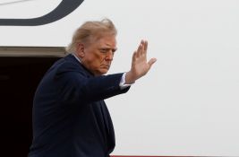 Tramp potpisao dekret o preimenovanju jezera Ontario u Jezero Amerika 
