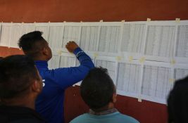 Broj žrtava poplava u Nepalu porastao na 469, vlasti upozoravaju na moguće nove poplave