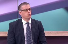 Advokat Ninić: Jedna banka krenula sa 