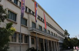 Skup podrške otpuštenim zaposlenima u pokrajinskim organima u sredu kod Banovine