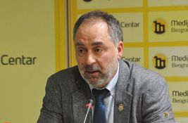 Profesor Ustavnog prava u Novom Sadu: Leks specijalis za Generalštab suspenduje Ustav