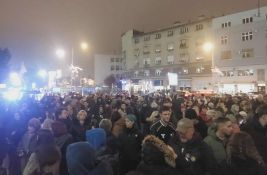 FOTO, VIDEO: Skup podrške autoprevozniku Jaćimoviću ispred Banovine