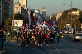 FOTO, VIDEO: Novosadski studenti pešače na veliki predizborni miting Studentske liste u Beogradu