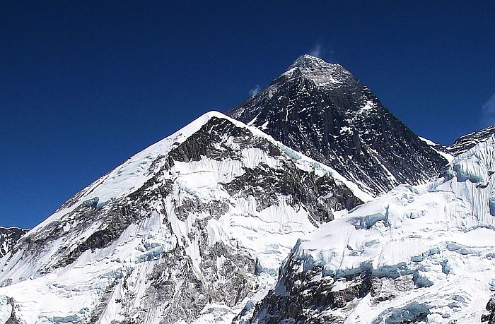 Mont Everest viši za 86 centimetara