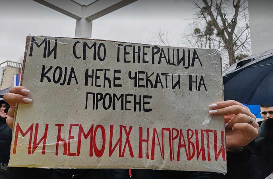 Maturanti u četvrtak od Šapca pešače na veliki protest srednjoškolaca u Novom Sadu