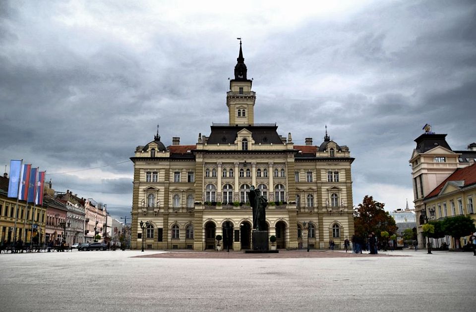 Jutra hladna, dani oblačni Jutra hladna, dani oblačni
