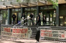 FOTO, VIDEO: Novosadski sud ponovo blokiran