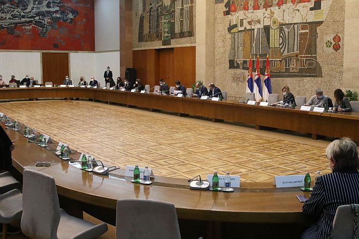 Krizni štab danas odlučuje o novim merama ili ublažava već postojeće