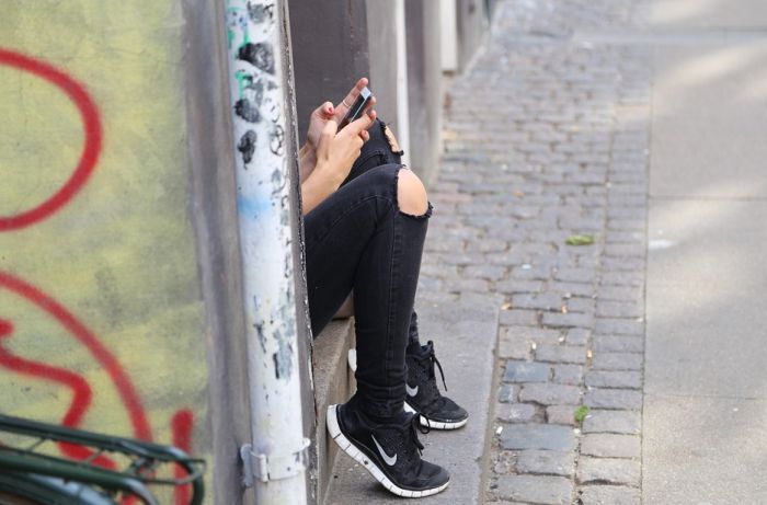 Tinejdžeri više veruju telefonu nego psihijatru