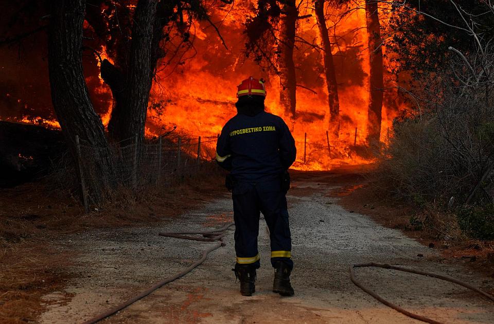 Evakuacija na Lezbosu zbog požara koji se približio kućama Evakuacija na Lezbosu zbog požara koji se približio kućama