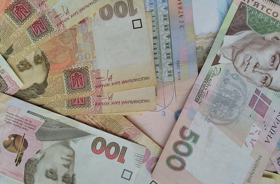 Ukrajina devalvirala nacionalnu valutu 25 odsto