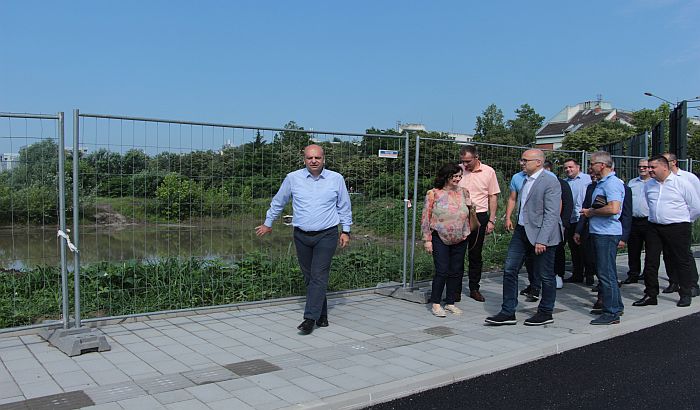 FOTO: Napreduje proširenje Bate Brkića, rešiće se problem nesuđenog bazena na Novom naselju