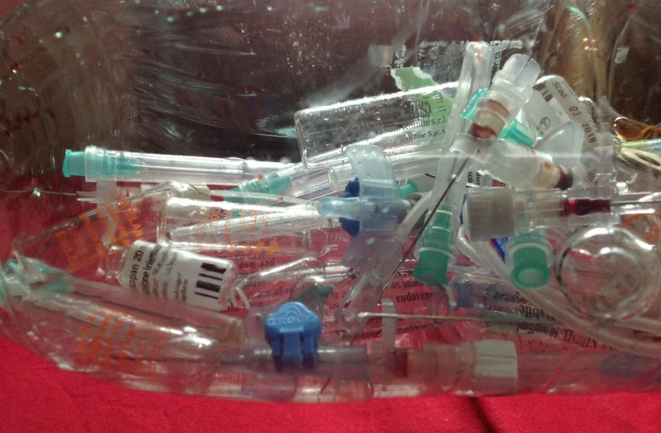 Kina uzvratila EU svojim merama: Evropske firme isključene iz velikih nabavki medicinskog materijala Kina uzvratila EU svojim merama: Evropske firme isključene iz velikih nabavki medicinskog materijala