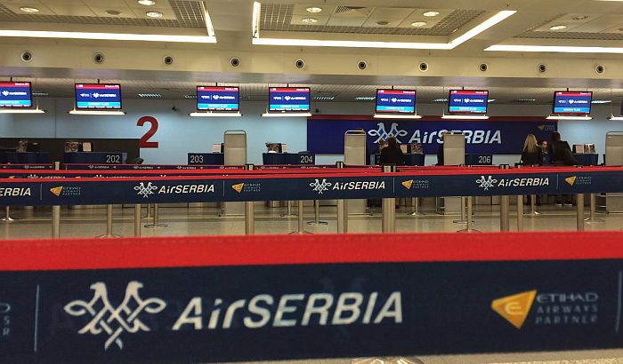 Avion Er Srbije odleteo za London po naše državljane