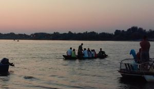 Neregulisan prevoz putnika čamcima na Dunavu 