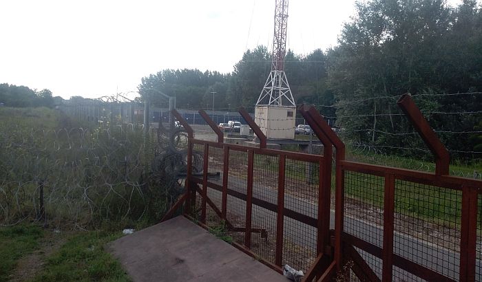 Mađarska povećava broj policajaca na granici sa Srbijom zbog migranata