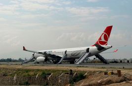 VIDEO: Avion se zapalio pri sletanju u Nepalu, nema povređenih
