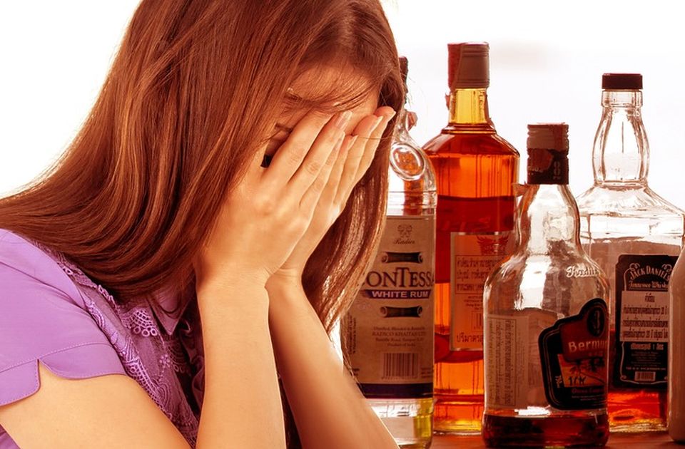 SZO: Žene imaju više zdravstvenih problema zbog alkohola, čak i kad manje piju